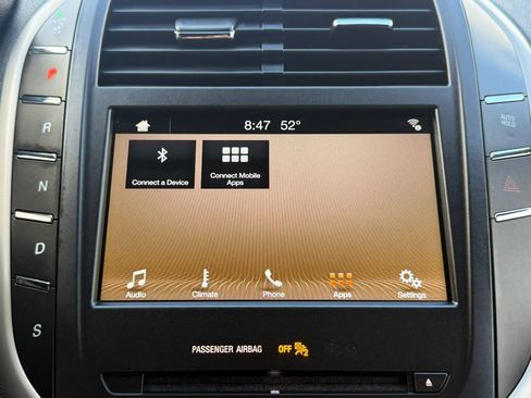 Used 2017 Lincoln MKC Premiere image 35