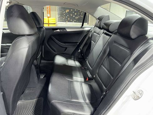 Used 2017 Volkswagen Jetta SE image 17
