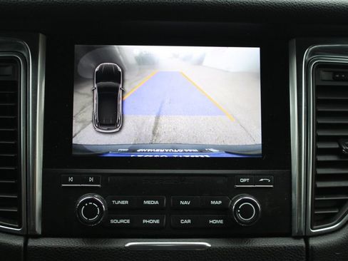 Used 2018 Porsche Macan image 19