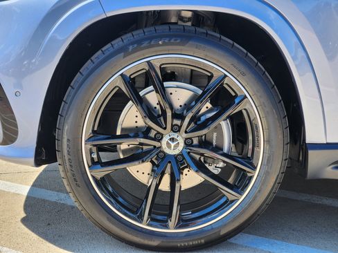 New 2026 Mercedes-Benz GLS 580 4MATIC image 12