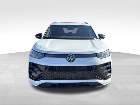 New 2026 Volkswagen Tiguan SE R-Line AWD/4WD image 8