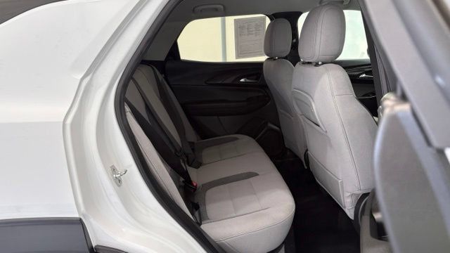 Used 2025 Chevrolet TrailBlazer LT AWD/4WD image 24