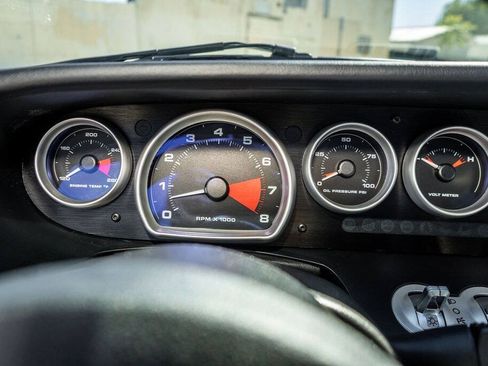 Used 2005 Ford GT RWD image 89