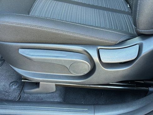 New 2026 Kia Sorento LX FWD image 11