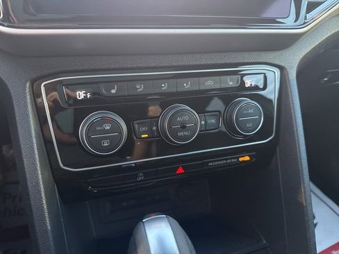 Used 2021 Volkswagen Atlas Cross Sport SEL image 27