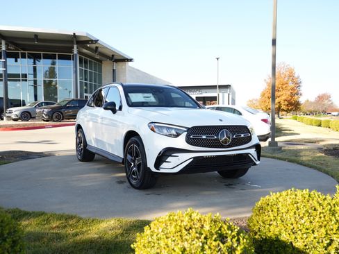 New 2026 Mercedes-Benz GLC 300 4MATIC image 1