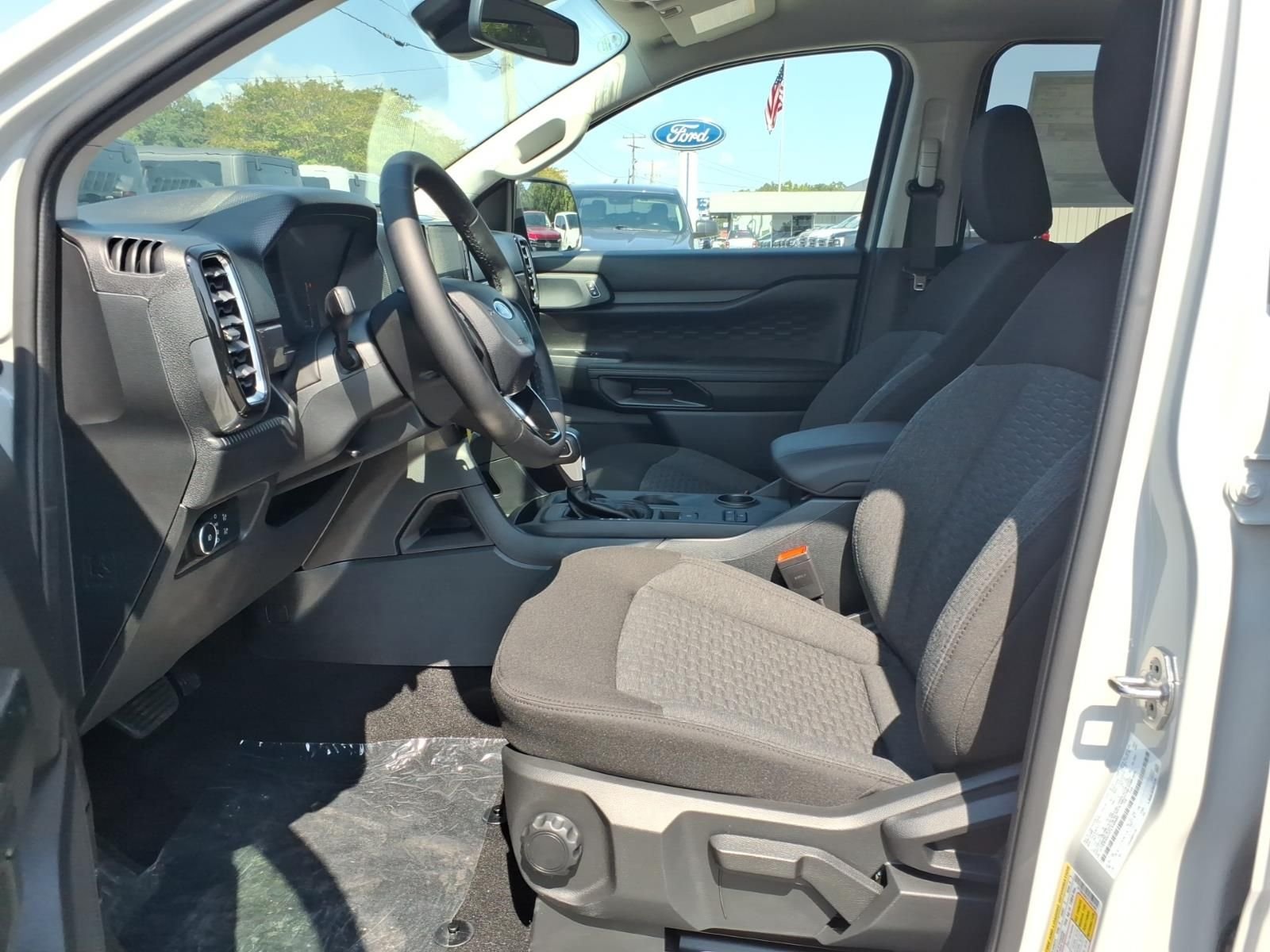 New 2026 Ford Ranger XLT w/ Black Appearance Package RWD image 9