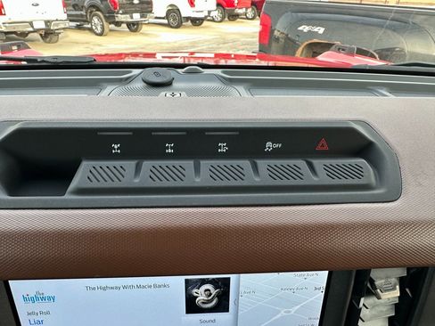New 2024 Ford Bronco Outer Banks w/ Sasquatch Package image 22