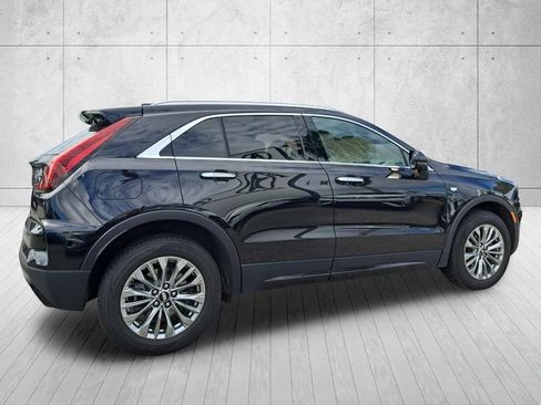 Used 2025 Cadillac XT4 Premium Luxury FWD image 5