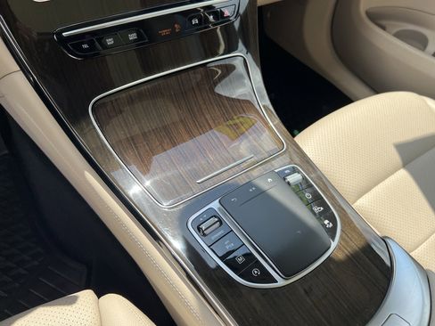 Used 2021 Mercedes-Benz GLC 300 image 10