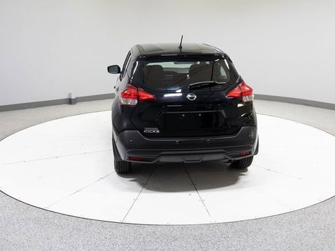 Used 2020 Nissan Kicks S image 7
