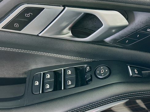 Used 2023 BMW X5 xDrive40i w/ Climate Comfort Package image 15