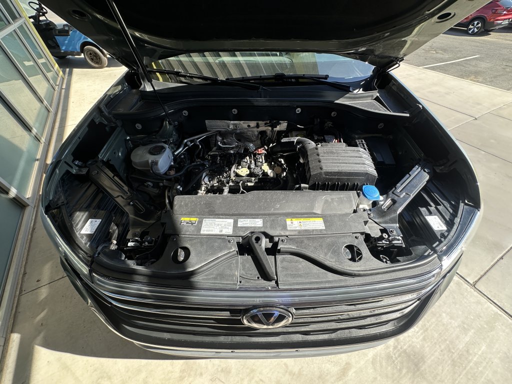 Used 2024 Volkswagen Atlas Peak Edition SE AWD/4WD image 48