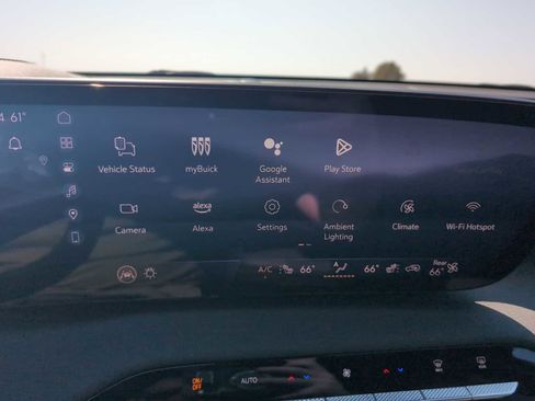 Used 2025 Buick Enclave Preferred image 13