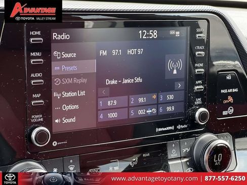 Used 2022 Toyota Highlander XSE FWD image 34