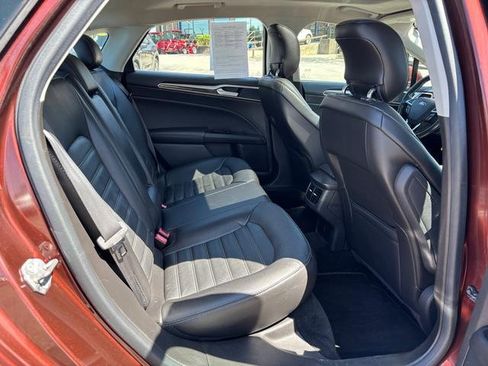 Used 2015 Ford Fusion SE w/ Equipment Group 202A FWD image 13