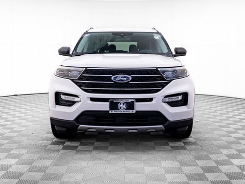Used 2020 Ford Explorer XLT w/ Equipment Group 202A AWD/4WD image 9