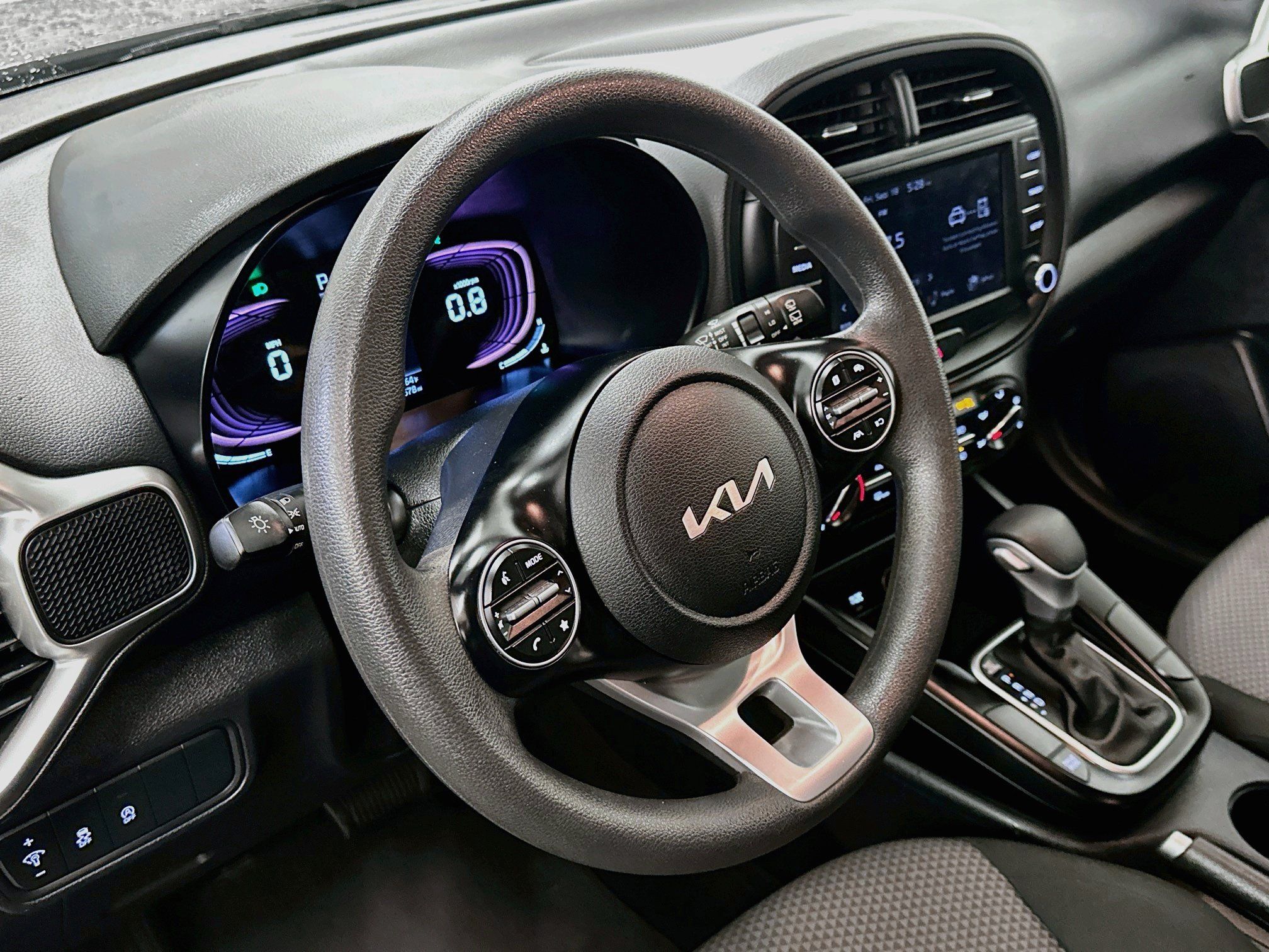 Used 2024 Kia Soul LX w/ Option Group 015 FWD image 18