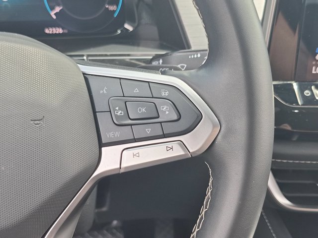 Used 2025 Volkswagen Atlas Cross Sport SE FWD image 21