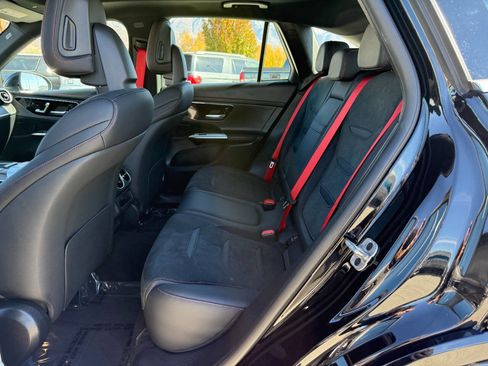 Used 2025 Mercedes-Benz GLC 43 AMG 4MATIC image 26