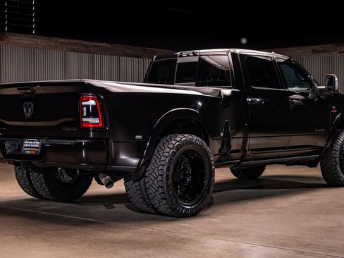 Used 2024 RAM 3500 Limited w/ Night Edition AWD/4WD image 10