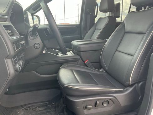 Used 2024 Chevrolet Suburban Premier w/ Advanced Technology Package AWD/4WD image 17
