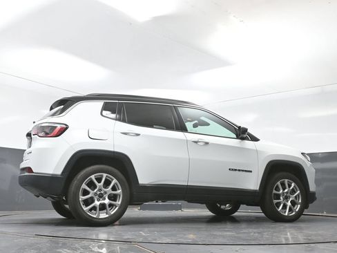 Used 2025 Jeep Compass Limited AWD/4WD image 50