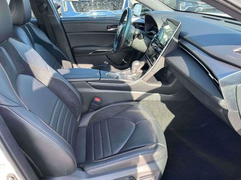 Used 2021 Toyota Avalon XSE image 11