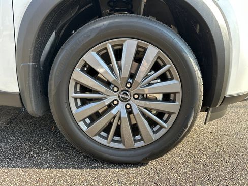 New 2025 Nissan Pathfinder SL w/ SL Premium Package image 12