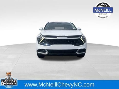 Used 2023 Kia Sportage EX image 2