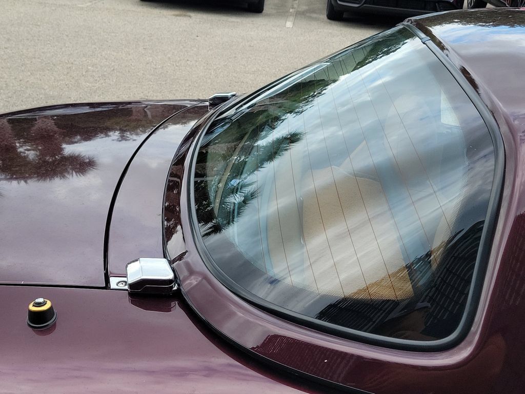 Used 1995 MAZDA MX-5 Miata RWD image 15