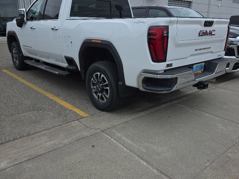 Used 2024 GMC Sierra 2500 SLT w/ SLT Convenience Package AWD/4WD image 3
