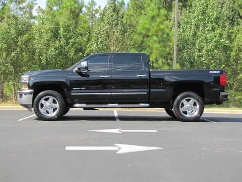 Used 2015 Chevrolet Silverado 2500 LTZ w/ Duramax Plus Package AWD/4WD image 5
