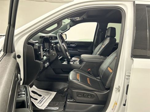 Used 2023 GMC Sierra 1500 AT4 w/ AT4 Premium Package image 9