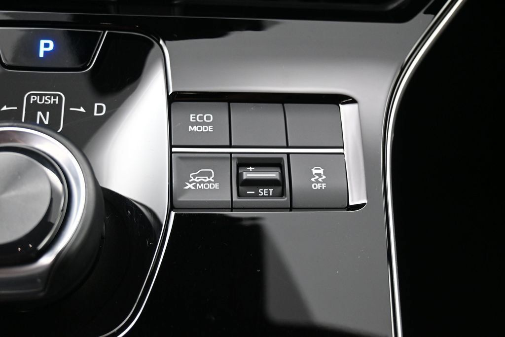 Used 2025 Toyota bZ4X AWD w/ Weather Package image 24