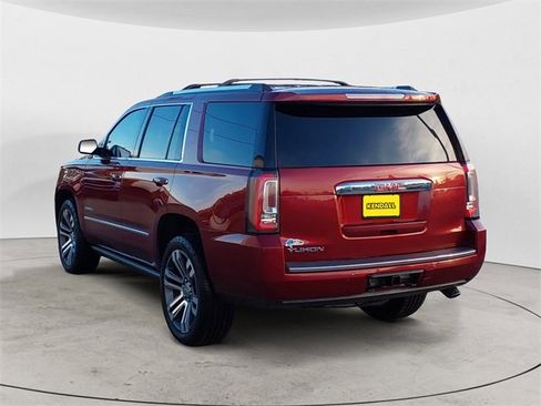 Used 2019 GMC Yukon Denali image 3