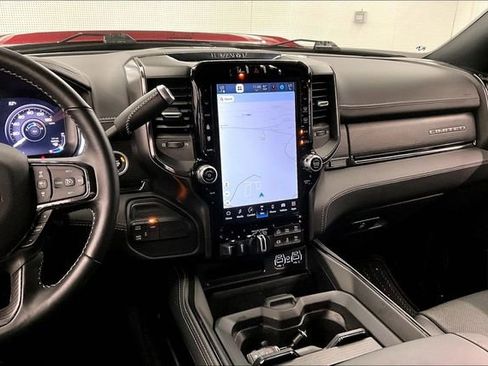 Used 2024 RAM 2500 Limited AWD/4WD image 7