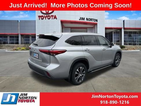 Used 2020 Toyota Highlander XLE image 7