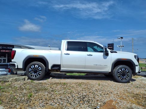 Used 2024 GMC Sierra 3500 Denali Ultimate AWD/4WD image 37