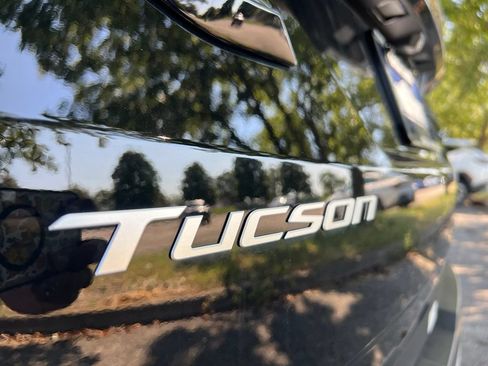 Certified 2025 Hyundai Tucson Limited FWD image 11