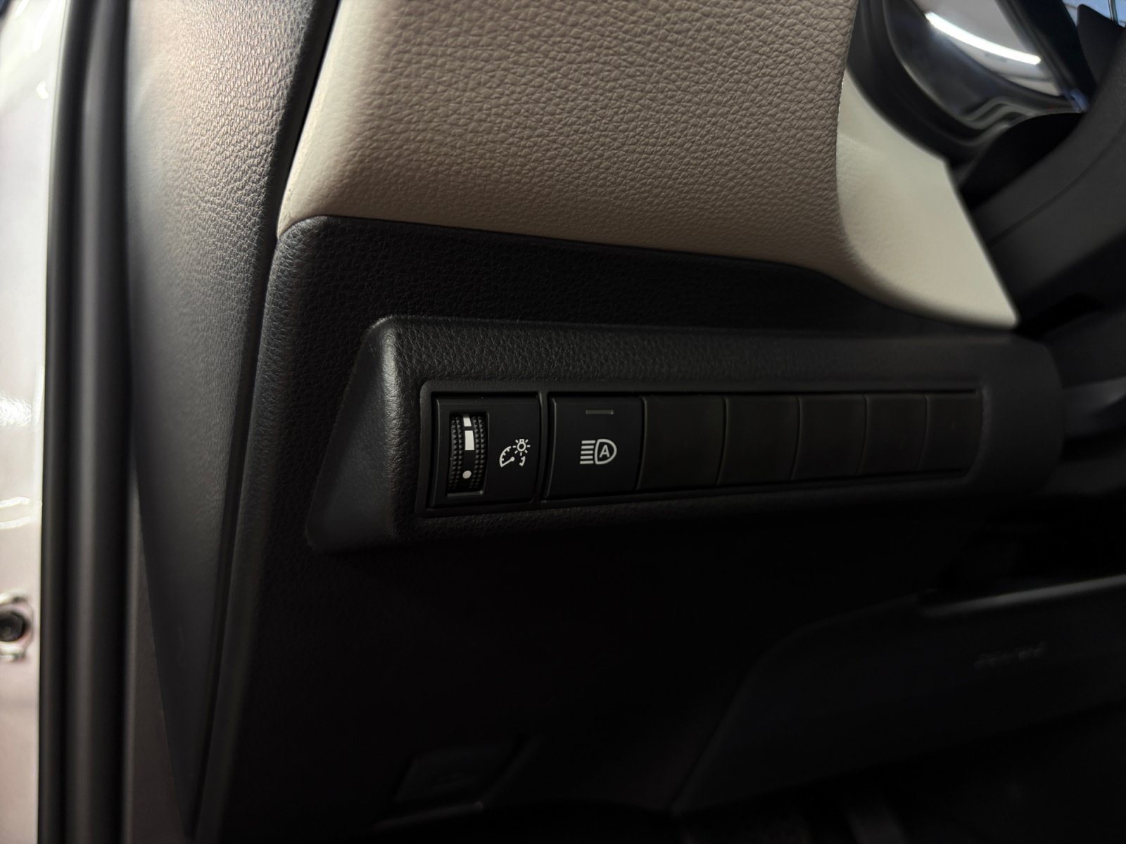 New 2027 Toyota Corolla LE FWD image 31