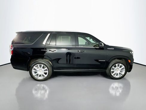 Used 2024 Chevrolet Tahoe High Country AWD/4WD image 8