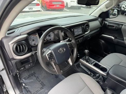 Used 2019 Toyota Tacoma SR5 RWD image 11