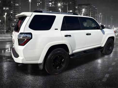 Used 2021 Toyota 4Runner SR5 Premium w/ Moonroof Package AWD/4WD image 6