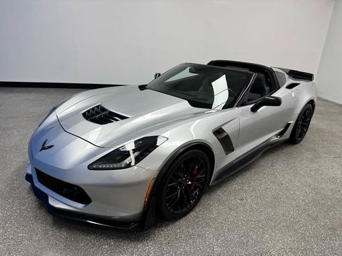 Used 2017 Chevrolet Corvette Z06 w/ Z07 Performance Package RWD image 1