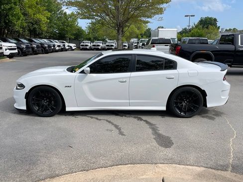 Used 2018 Dodge Charger R/T RWD image 4