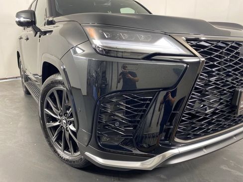 Certified 2026 Lexus LX 700h F Sport AWD/4WD image 4