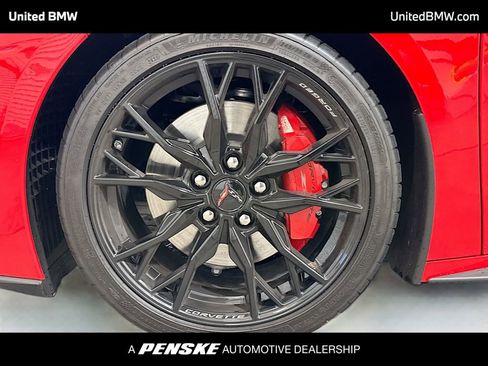 Used 2023 Chevrolet Corvette Stingray Premium Conv w/ Z51 Performance Package image 2