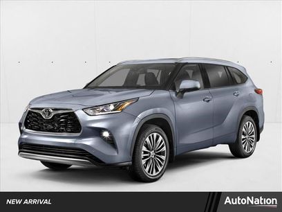 Used 2023 Toyota Highlander LE