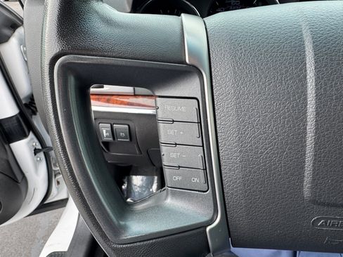 Used 2011 Lincoln MKZ image 22